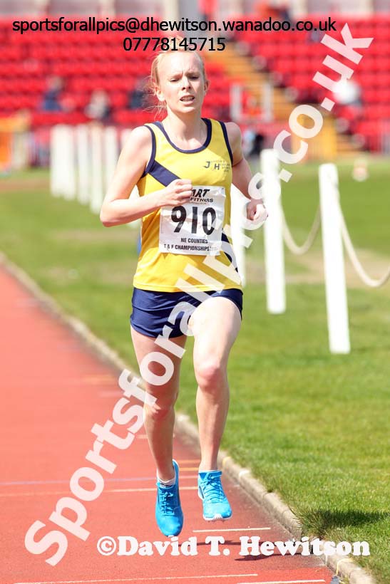 Senior womens 5000 metres, North Eastern Track and Field Champs, Gateshead Stadium. Photo: David T. Hewitson/Sports for All Pics